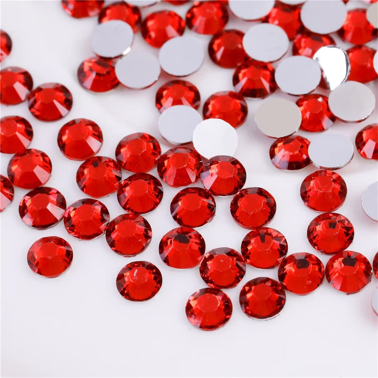 1500 Pieces SS16 4mm Flatback Rhinestones Clear Glass Round Gems Crystals for Nail Art DIY Crafts Clothes Shoes Bags (Red)