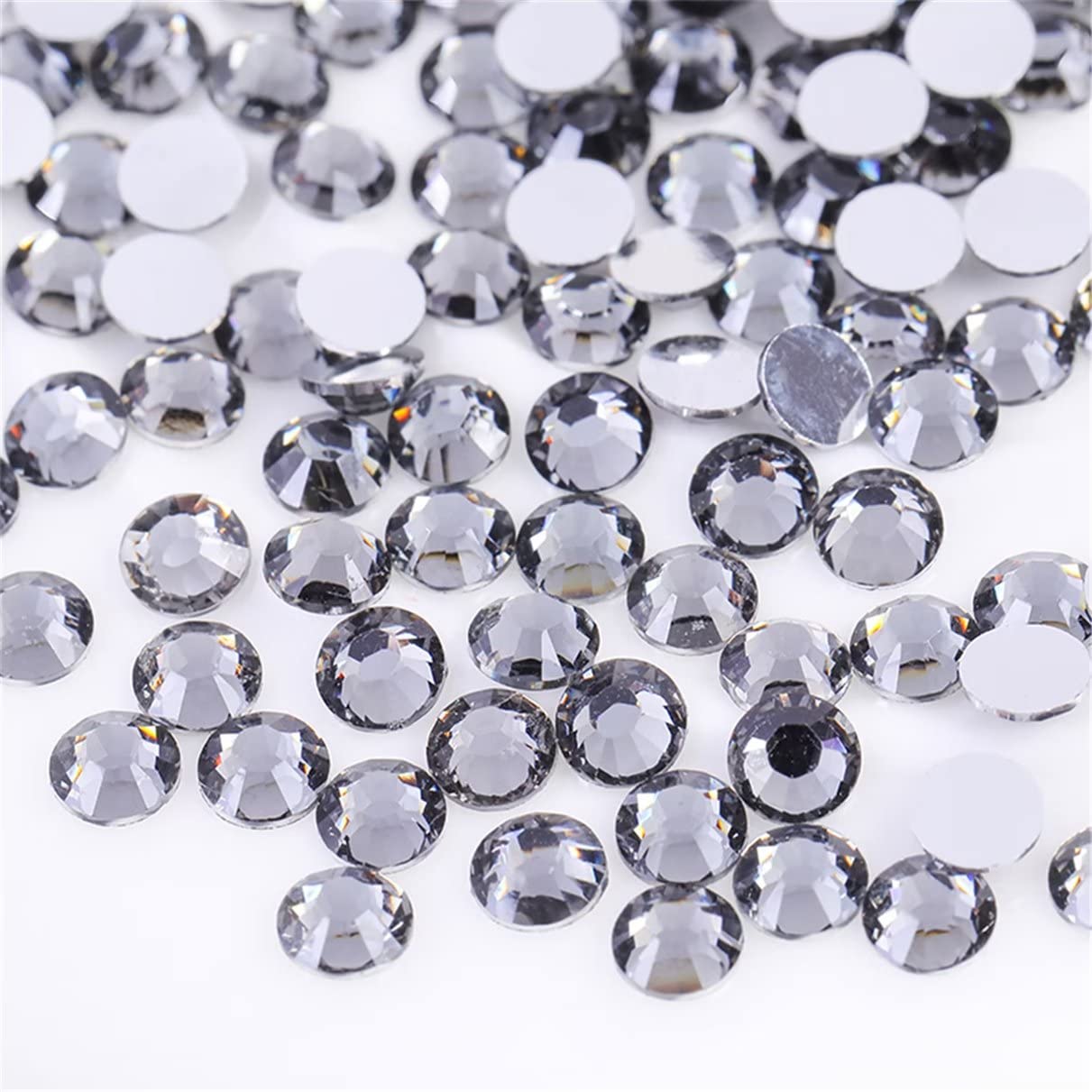 1500 Pieces SS16 4mm Flatback Rhinestones Clear Glass Round Gems Crystals for Nail Art DIY Crafts Clothes Shoes Bags (Light Grey)