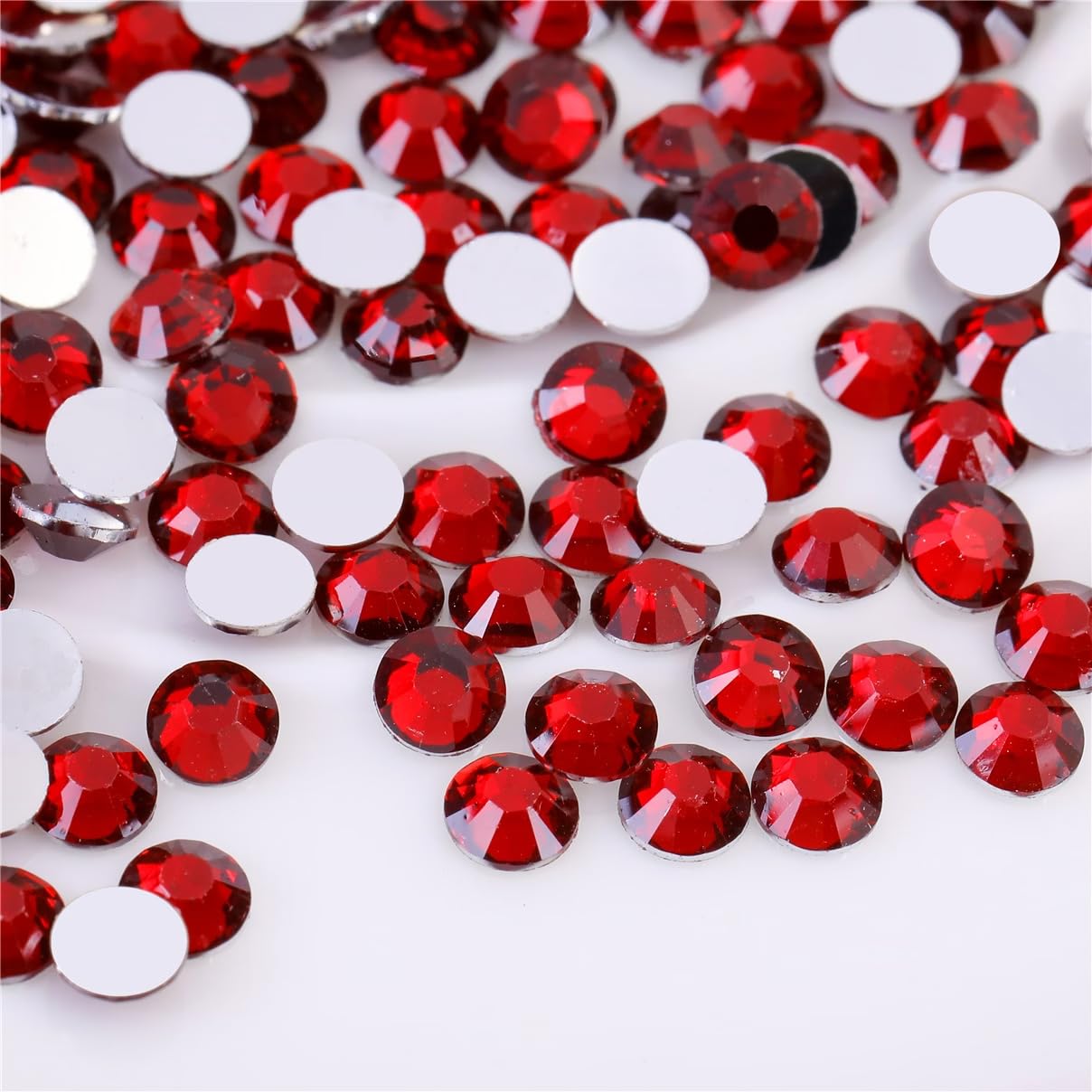 1500 Pieces SS16 4mm Flatback Rhinestones Clear Glass Round Gems Crystals for Nail Art DIY Crafts Clothes Shoes Bags (Dark Red)