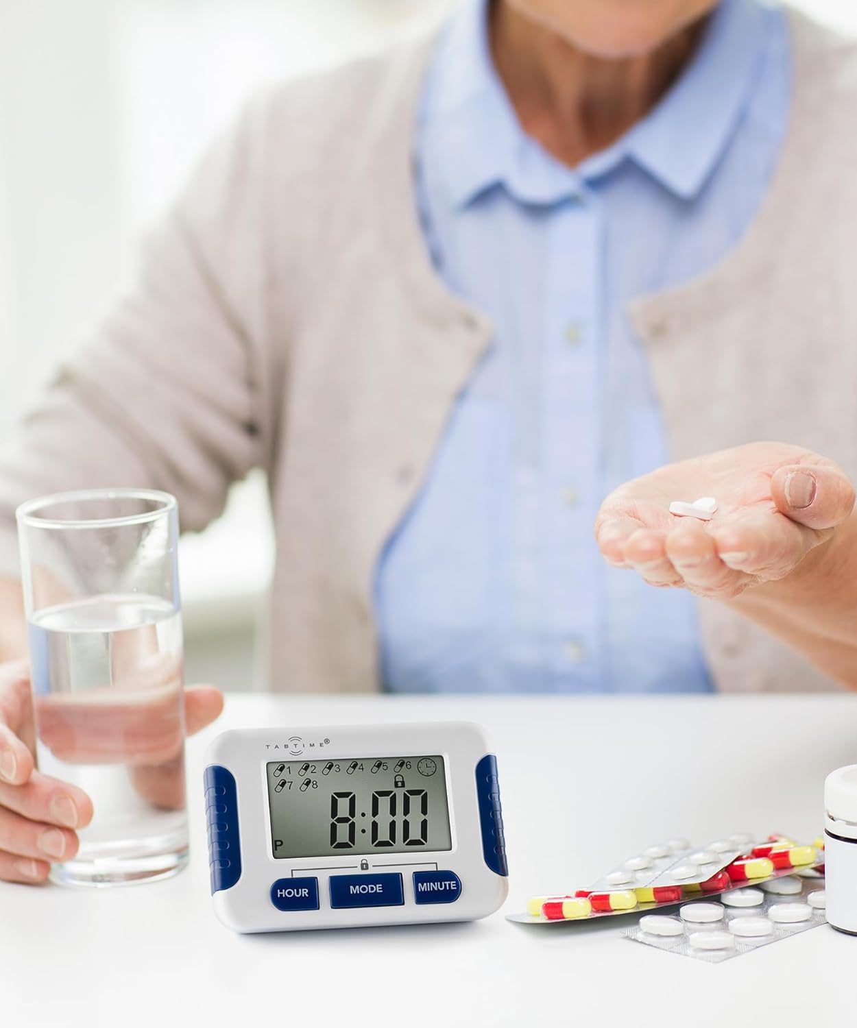 Pill Reminder with 8 Alarms per Day, Pill Tracker, Pill Timer, Medication Reminder Devices, Medication Tracker, Essential Parkinson's Patient Gadget