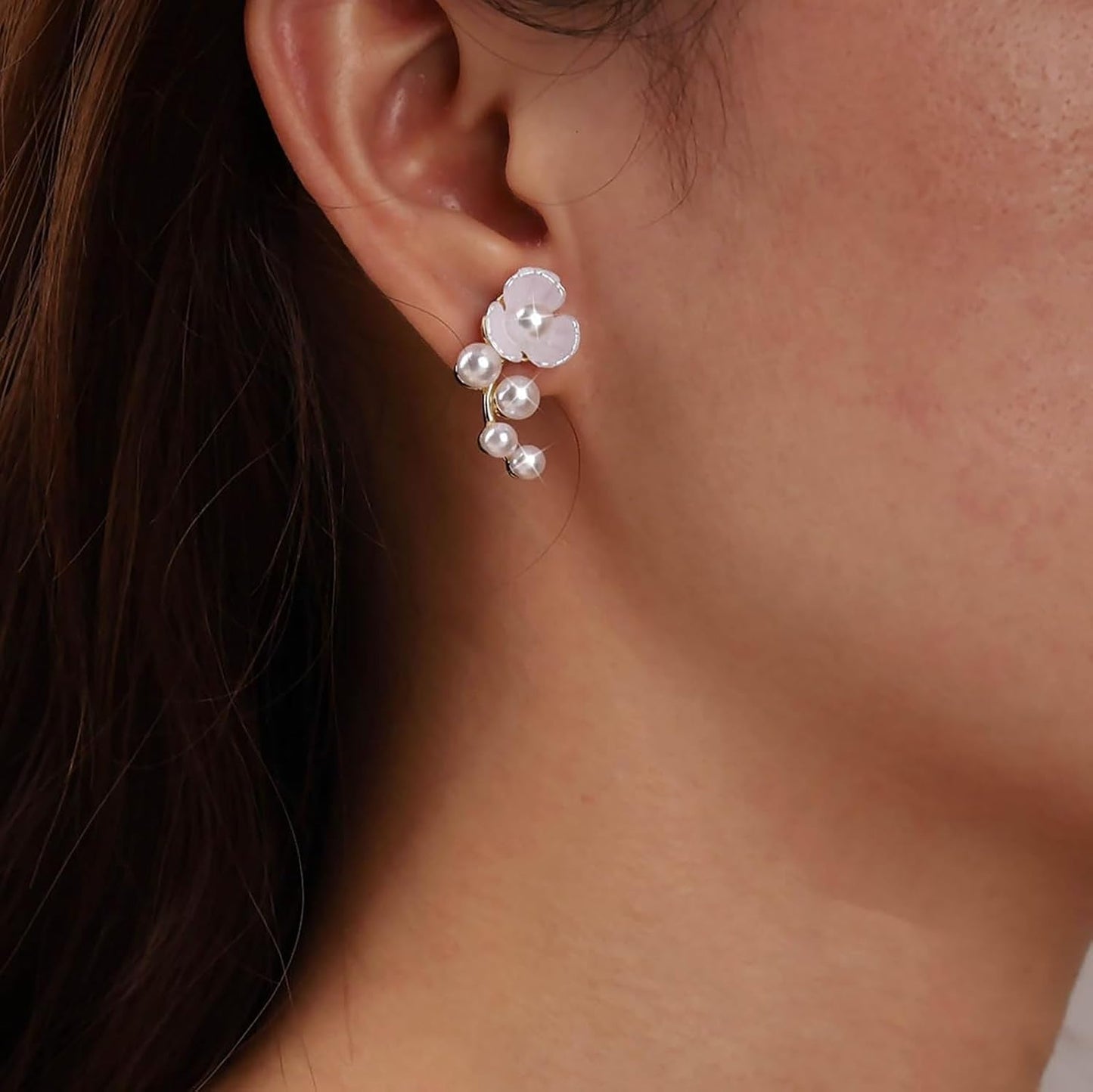 Vintage Pearl Flower Earrings Gold Pearl Dangle Earrings White Flower Stud Earrings Pearl Wedding Drop Earrings Jewelry for Women