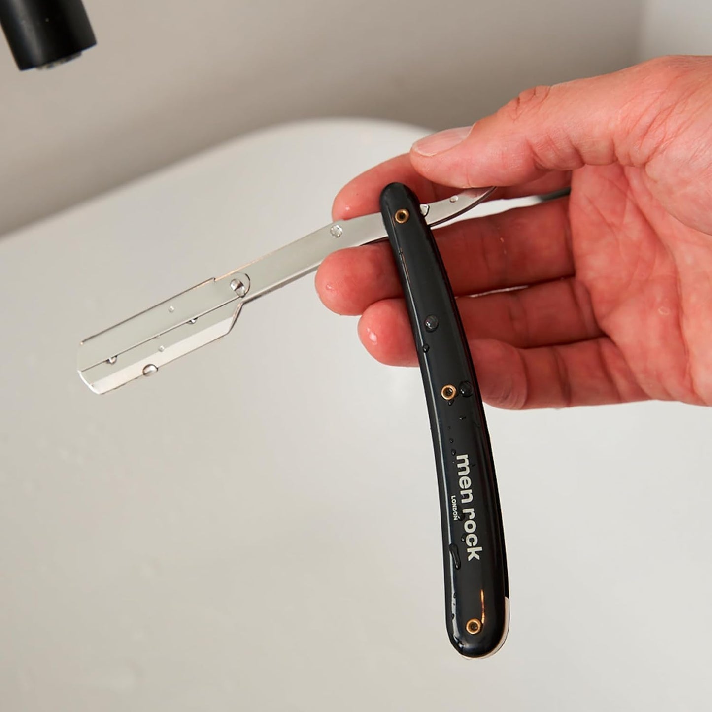 Men Rock The Cut Throat Razor - Stainless Steel Straight Razors for Men - With Replaceable Blades - Beard Shaping Tool - Beard Care for Men - 6 Pc