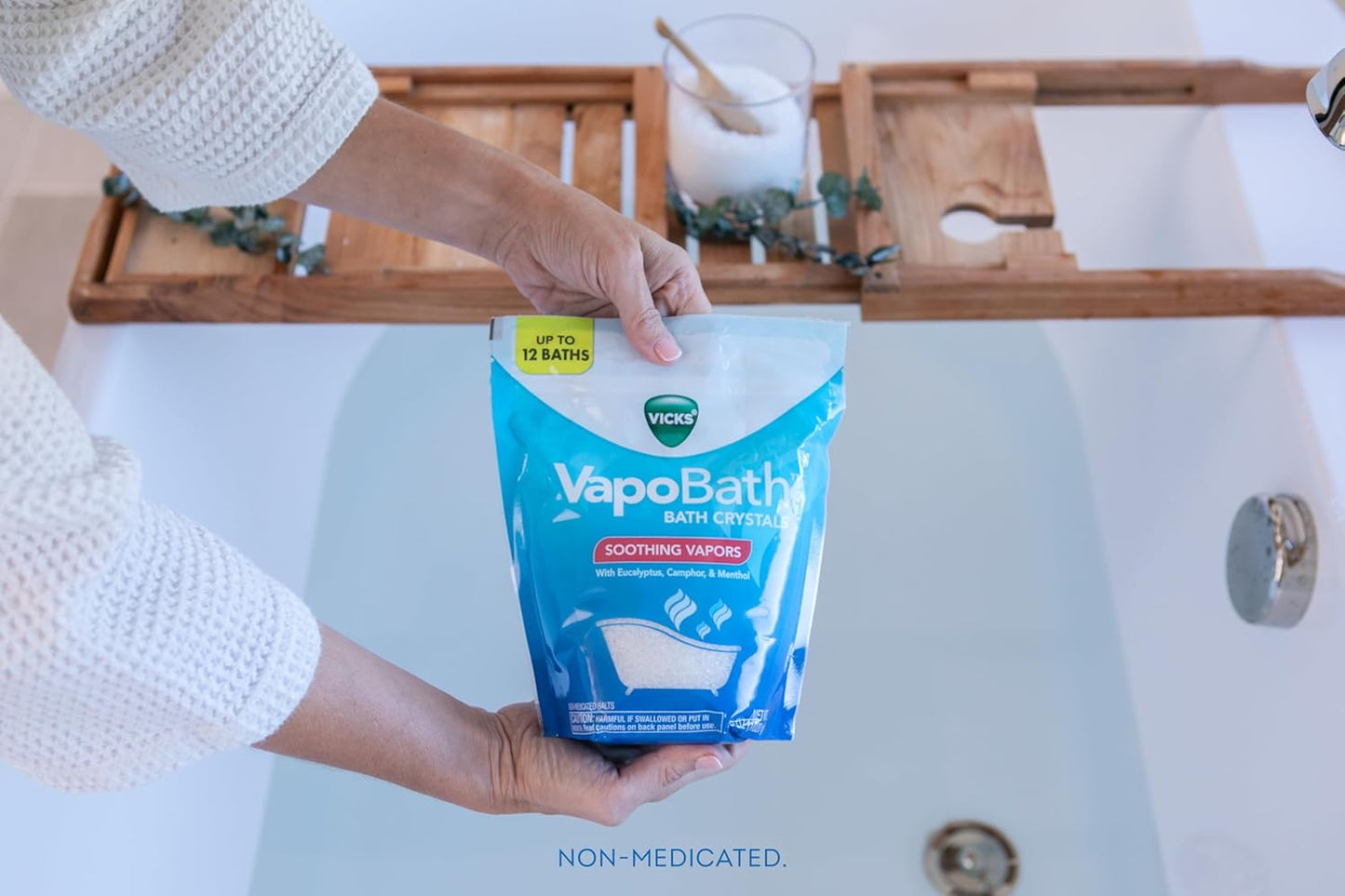 Vicks VapoBath, Bath Salts, Bath Bomb, Non-Medicated Bath Crystals, Comforting Vicks Vapors, Vapor Bath, Aromatherapy with Eucalyptus and Menthol Scent, Contains Essential Oils, 36 OZ