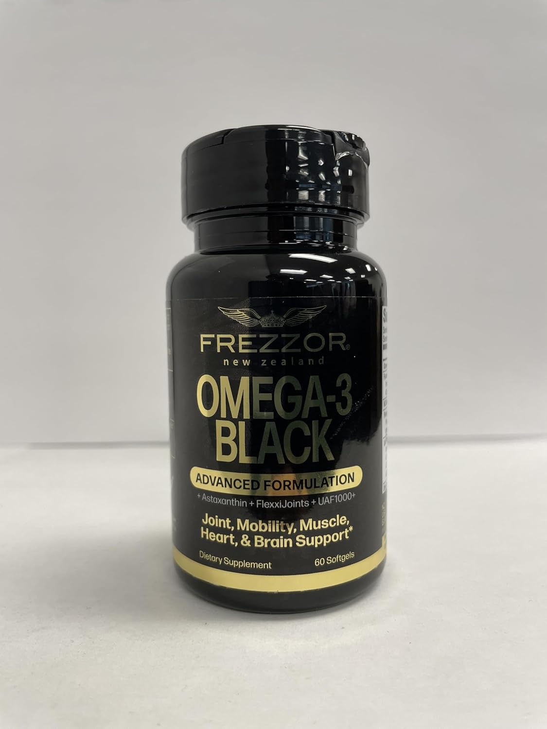 FREZZOR Omega 3 Black Green Lipped Mussel Oil, 53x Higher Potency for Superior Joint Comfort & Mobility, No Fishy Aftertaste, 1 Bottle, 60 Softgels Plus 1 Pouch of Flaky Sea Salt