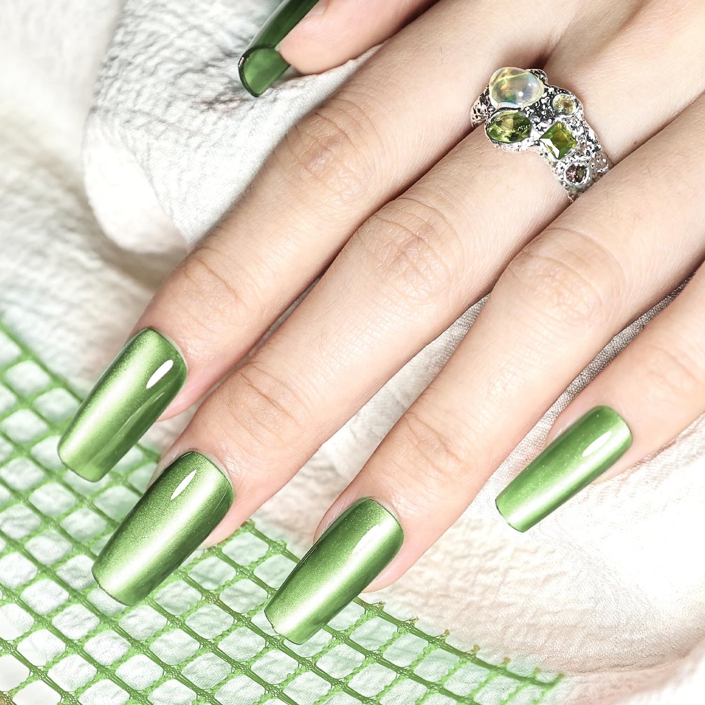 JODSONE Cat Eye Gel Nail Polish 16.5ml Light Green Single Colors for Holographic Glitter Cat Eye with Magnet at Home DIY Need U V Lamp