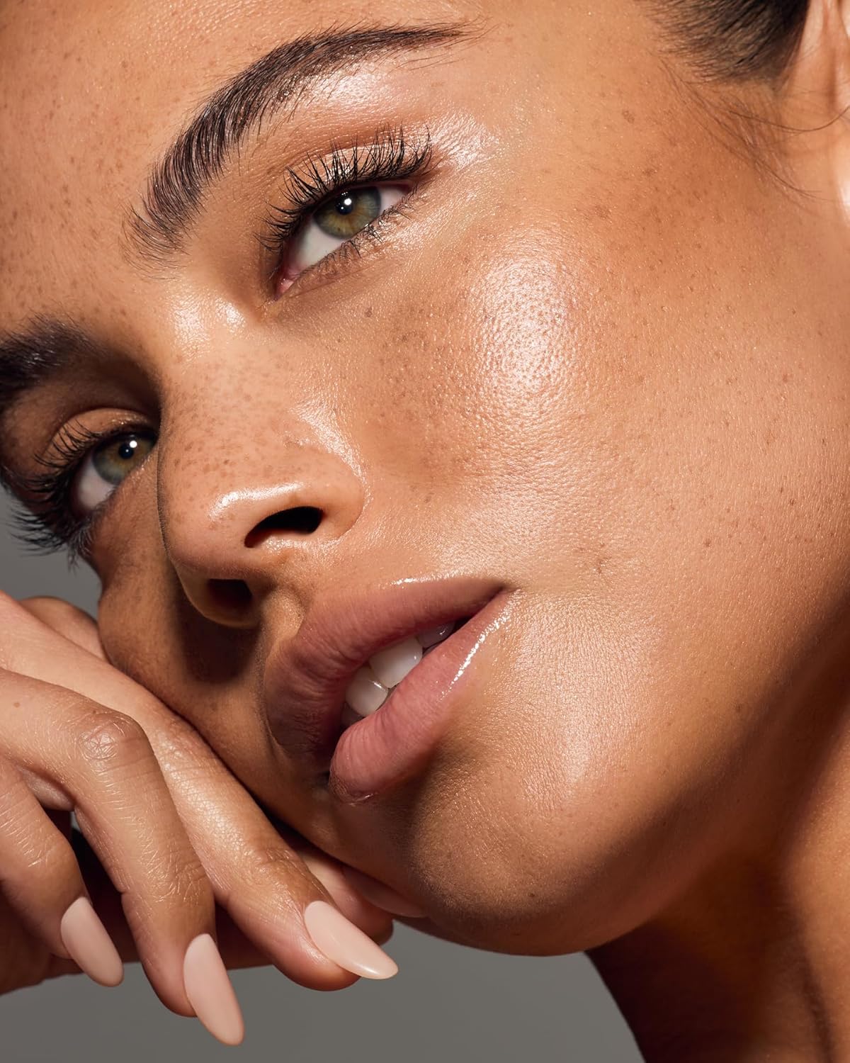 MAKE Beauty Skin Mimetic Microsuede Bronzer Powder - Matte Bronzing Powder Contour, Buildable Formula, Non Comedogenic, Long Lasting Color. Shade - Solar for Medium Warm Skin