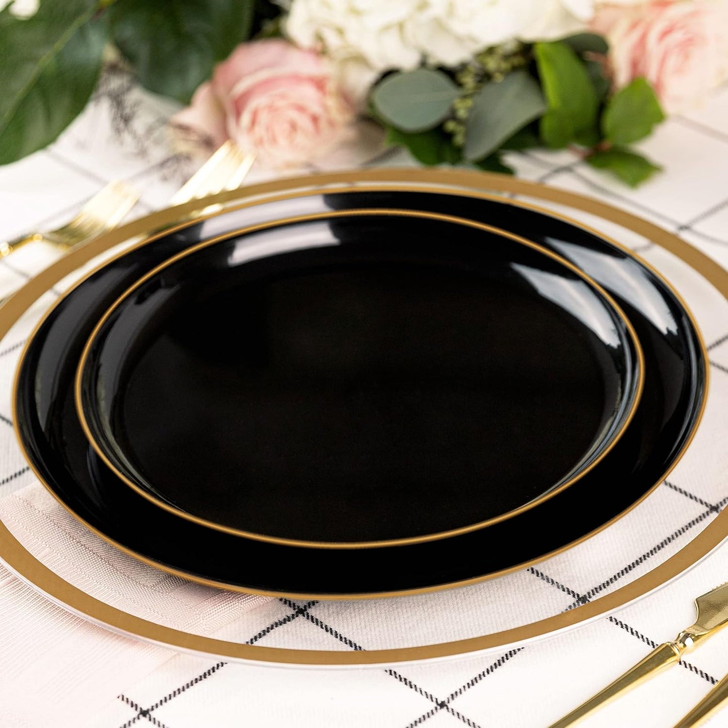 PLASTICPRO [30 pack 6.3 Plastic Party Plates Edge Collection Premium heavyweight Elegant Disposable Tableware Dishes (Black With Gold Rim