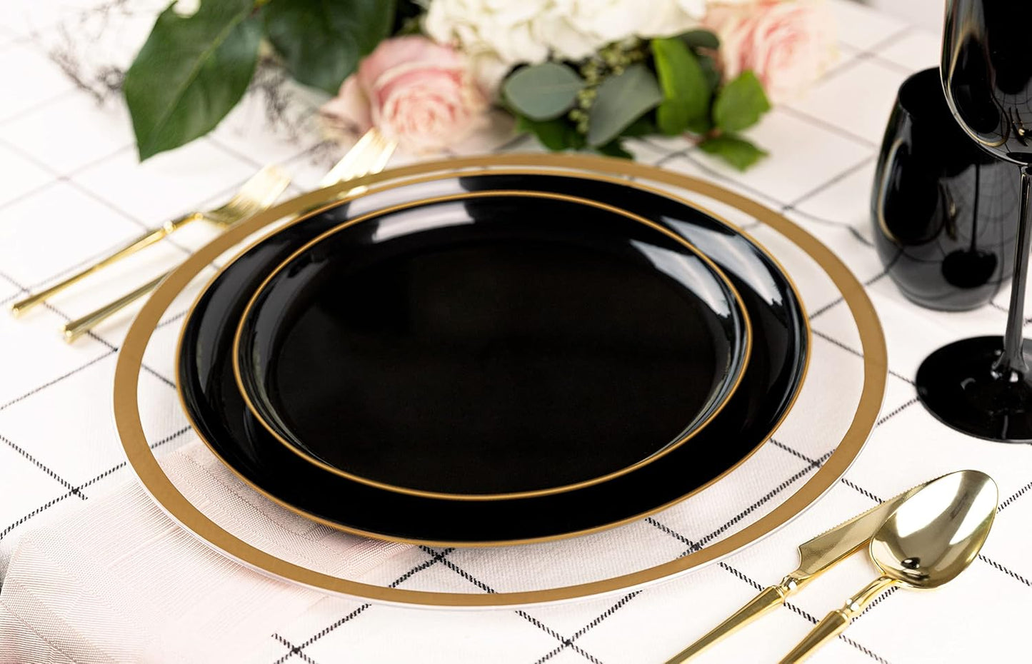 PLASTICPRO [30 Count 8.6 Plastic Party Plates Edge Collection Black with Gold Rim Premium heavyweight Elegant Disposable Tableware Dishes (Black With Gold Rim,