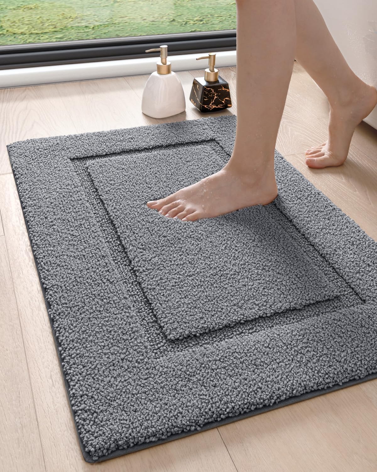 DEXI Bathroom Rugs 32x20, Washable Non Slip Bath Mat for Shower Floor, Absorbent Quick Dry Bathmat with Rubber Backing, Ultra Soft Plush Carpet for Tub, Grey