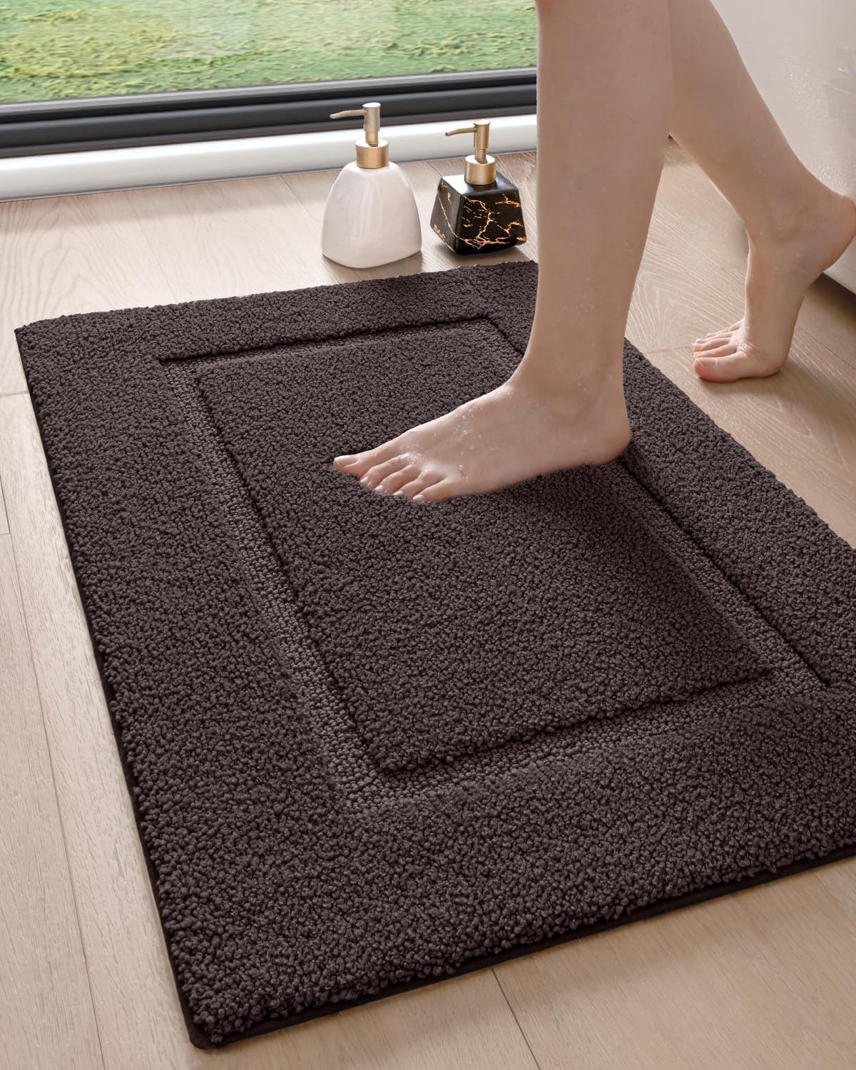 DEXI Bathroom Rugs 36x24, Washable Non Slip Bath Mat for Shower Floor, Absorbent Quick Dry Bathmat with Rubber Backing, Ultra Soft Plush Carpet for Tub, Brown
