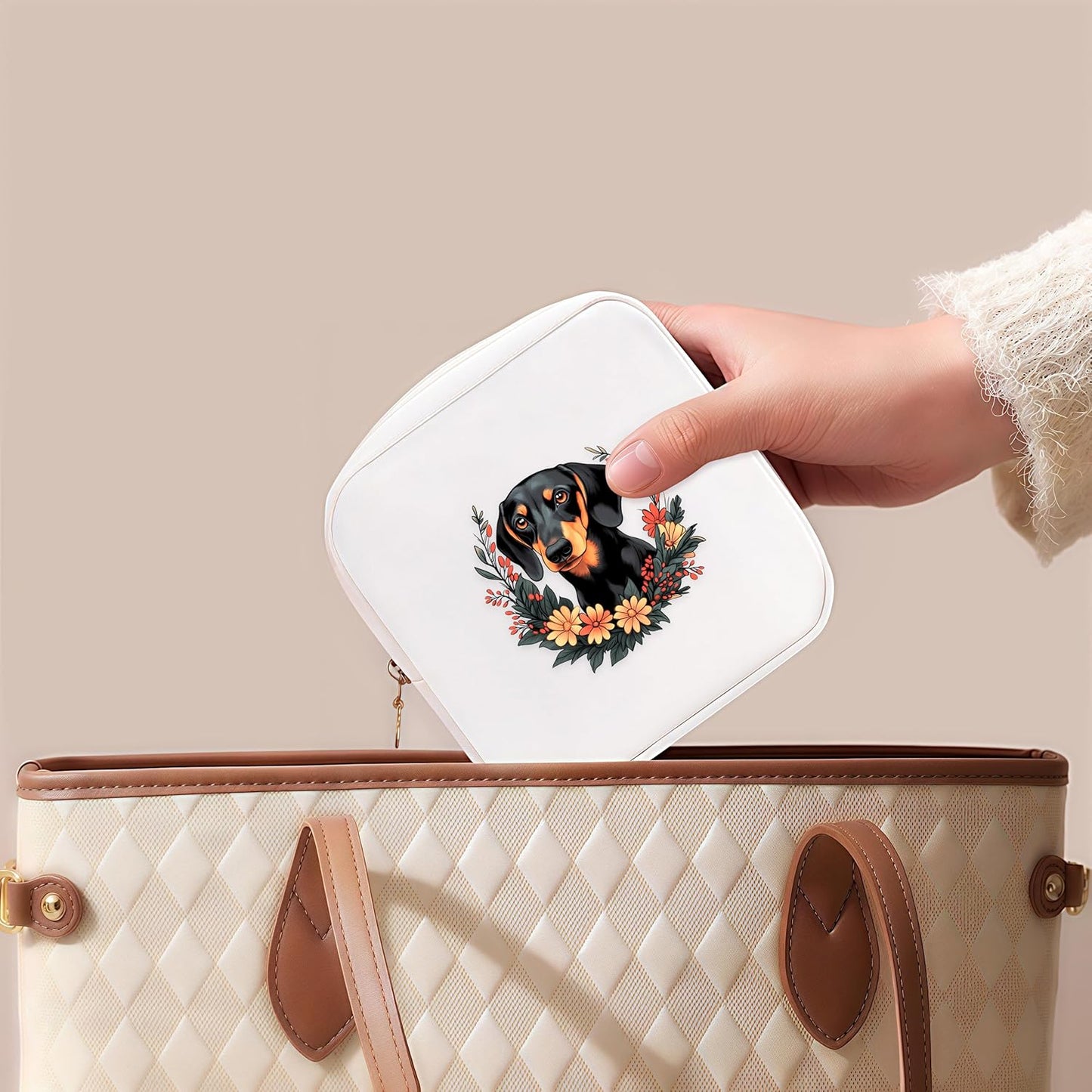 Dachshund Mini Makeup Bag, Dachshund Gift For Women Girls, Cute Portable Zipper Pouch Cosmetic Bag For Teen Girls Kids, Small Storage Bag For Sanitary Pad, Period napkin bag!